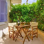 Barbara\'S Apartment